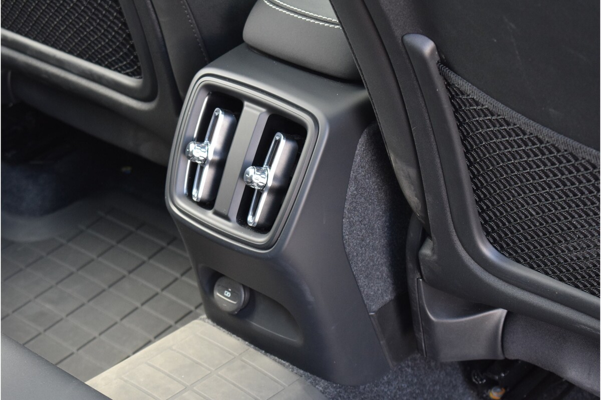 Volvo XC40 2023