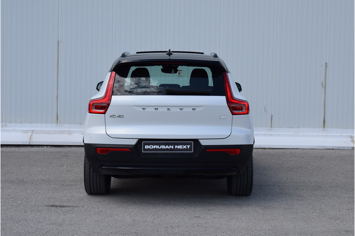 Volvo XC40 2023
