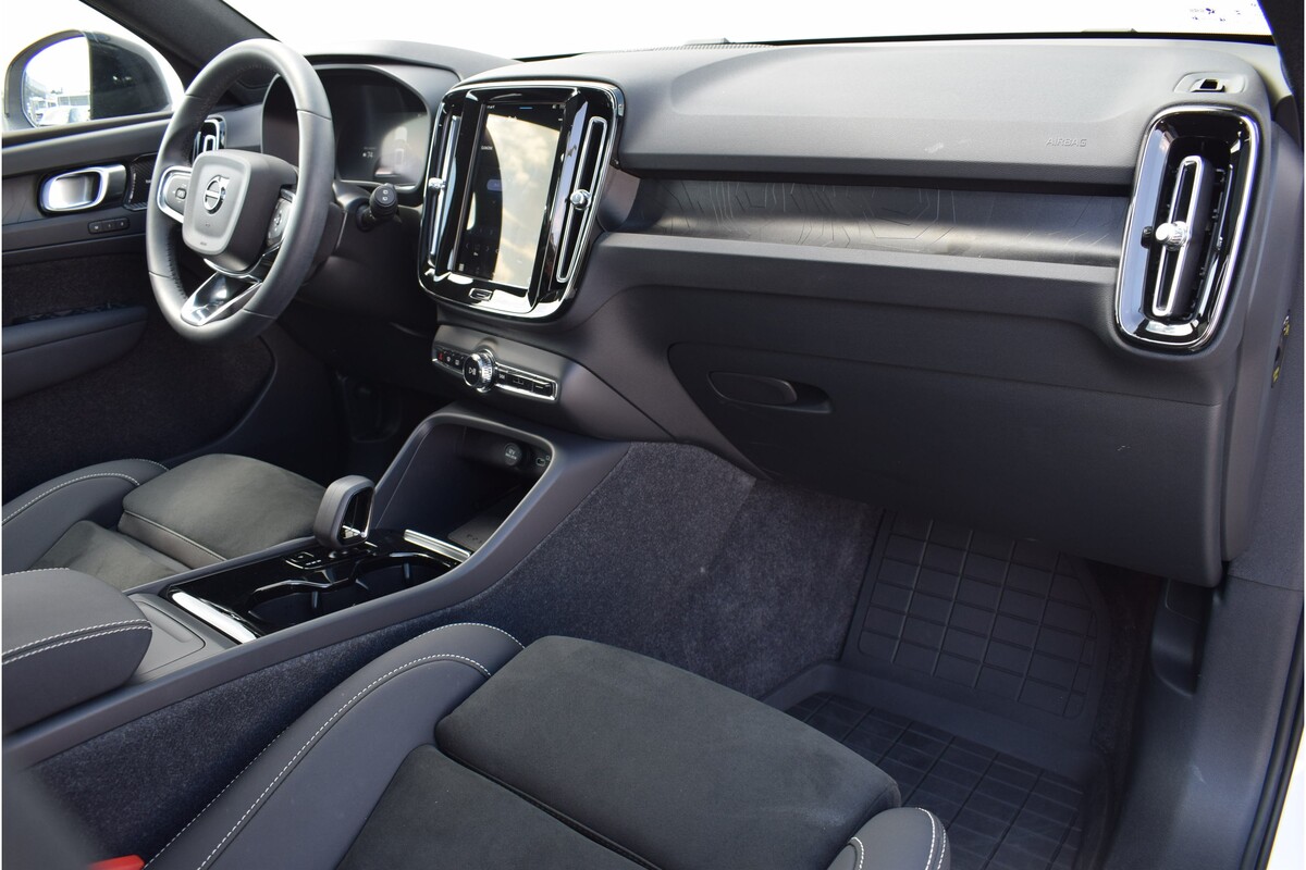 Volvo XC40 2023
