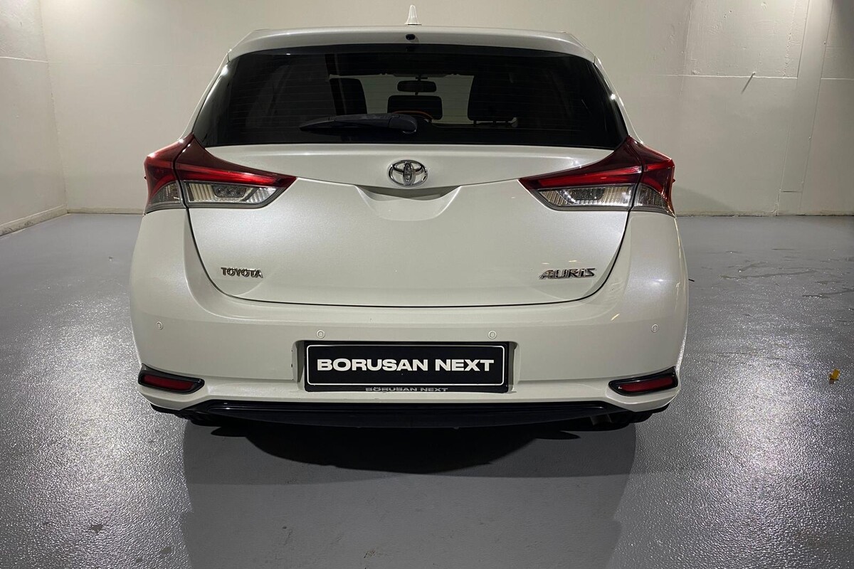 Toyota Auris 2016