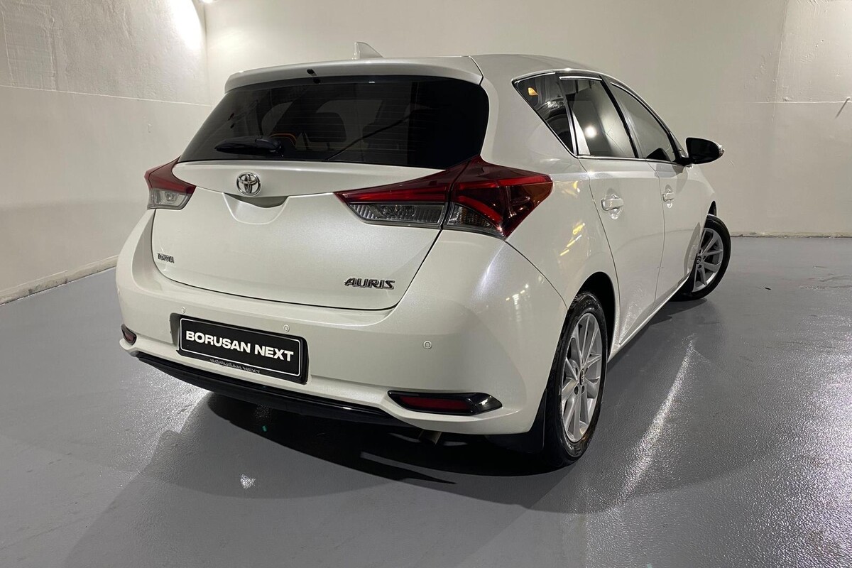 Toyota Auris 2016