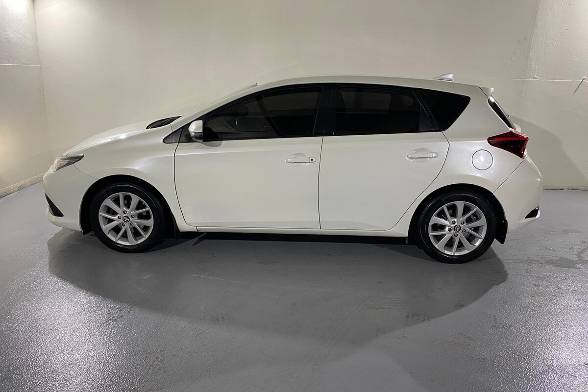 Toyota Auris 2016
