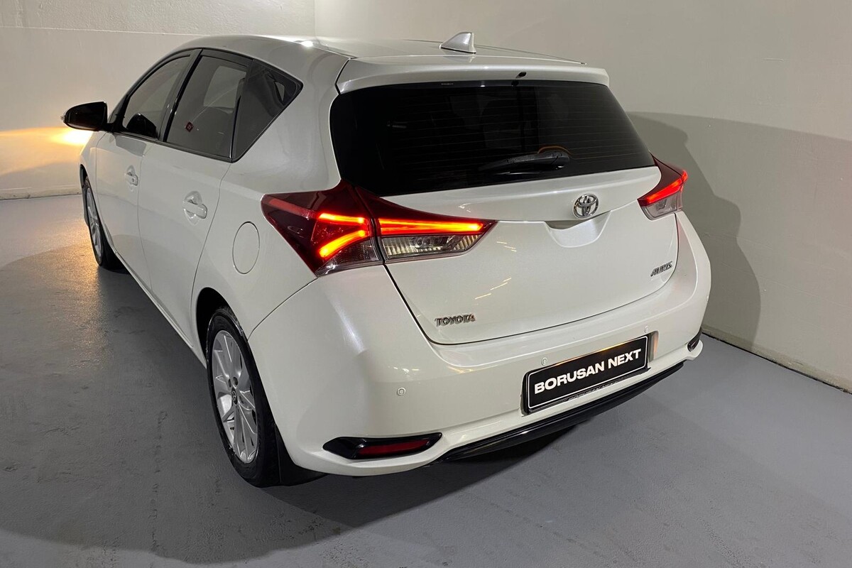 Toyota Auris 2016