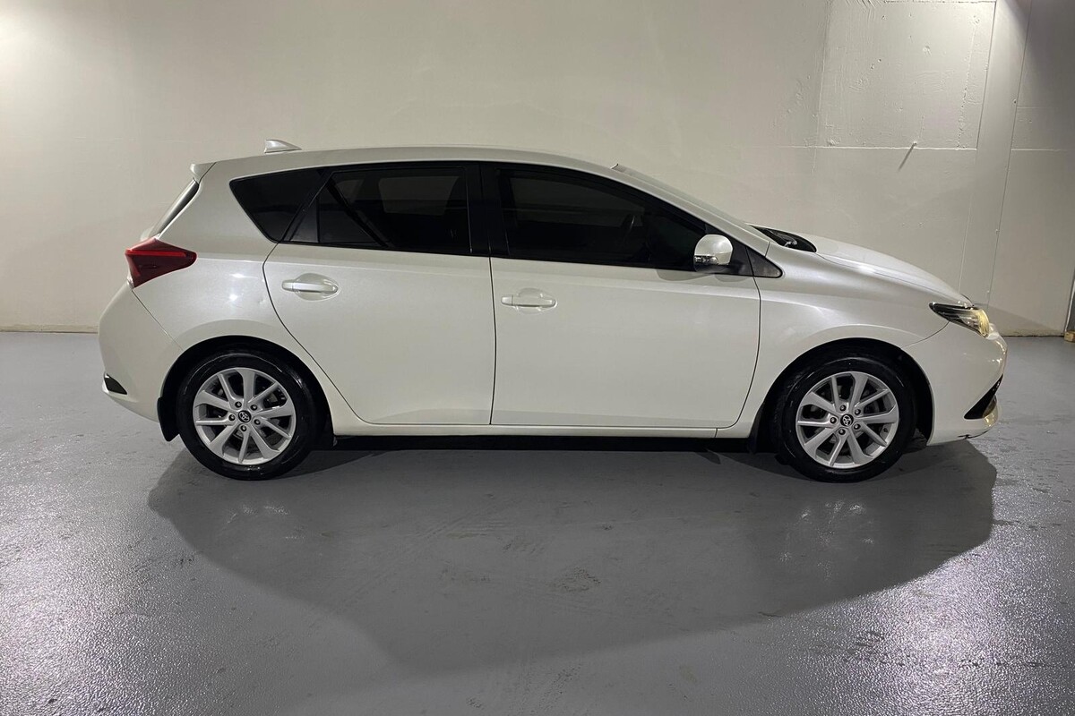 Toyota Auris 2016