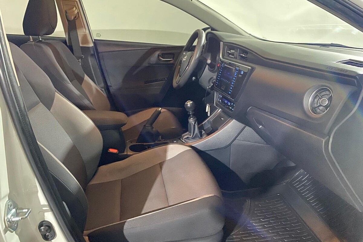 Toyota Auris 2016