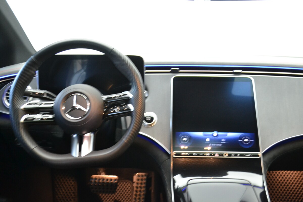 Mercedes - Benz EQE 2022
