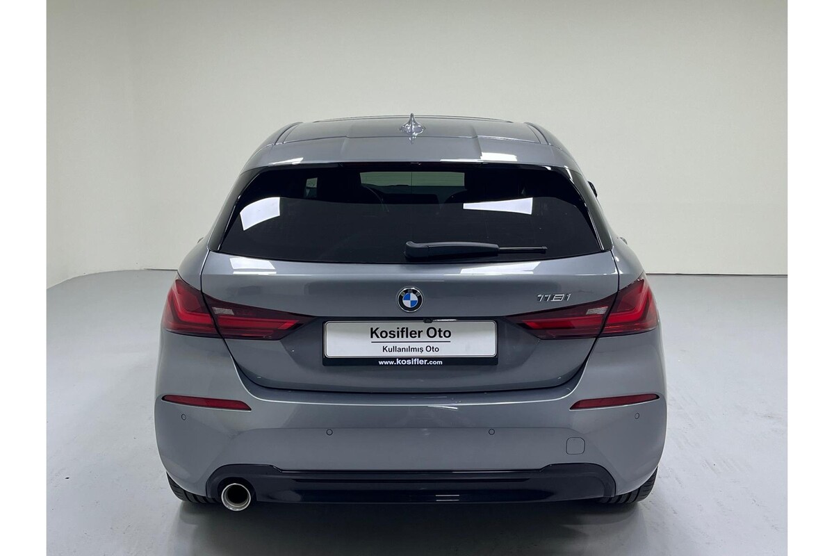 BMW 1 Serisi 2023