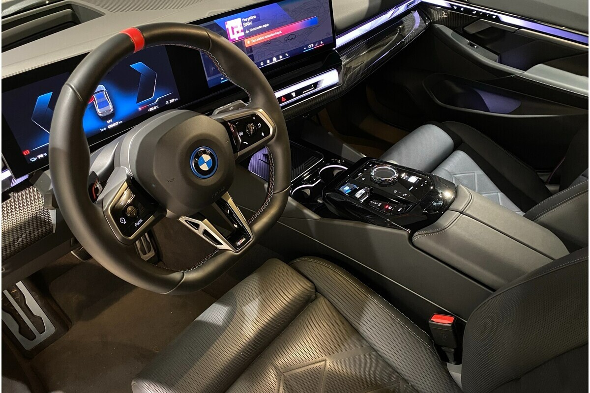 BMW i Serisi 2023