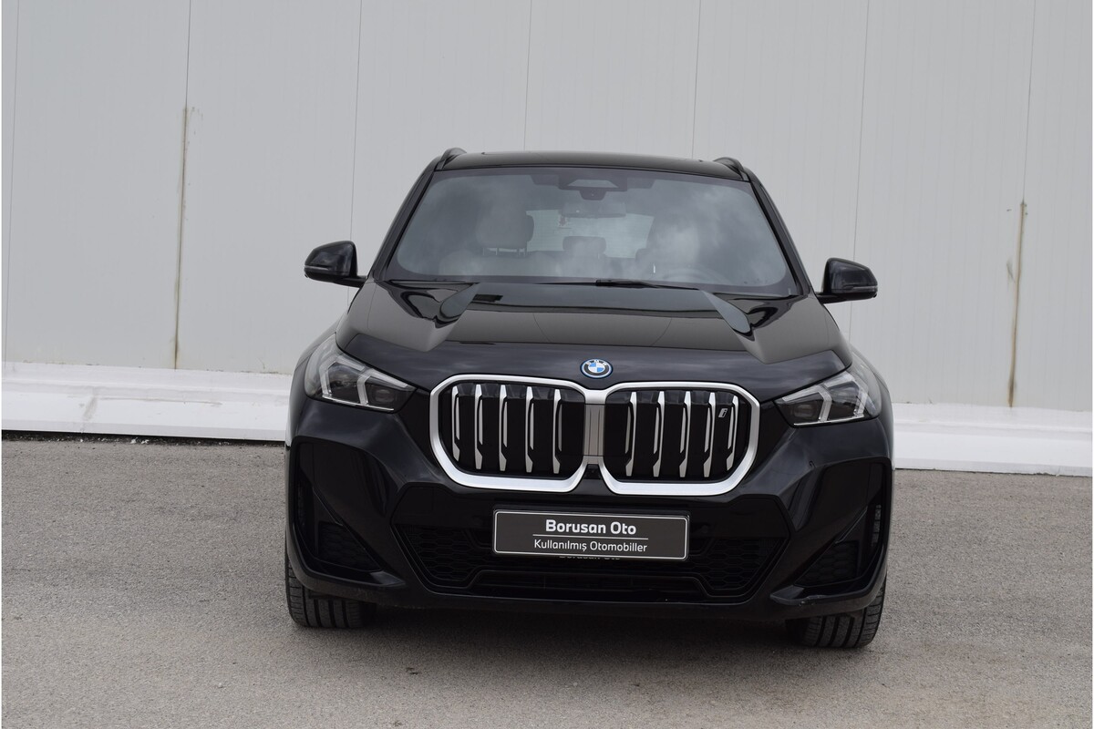 BMW iX1 2023