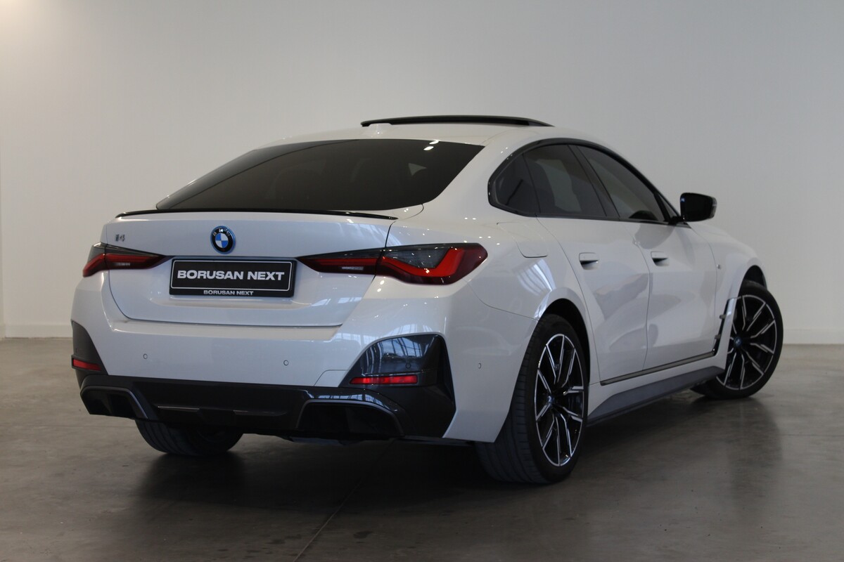 BMW i Serisi 2023