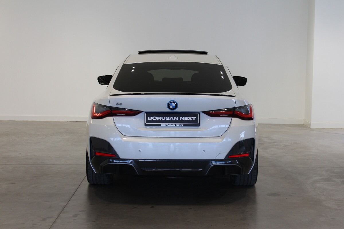 BMW i Serisi 2023