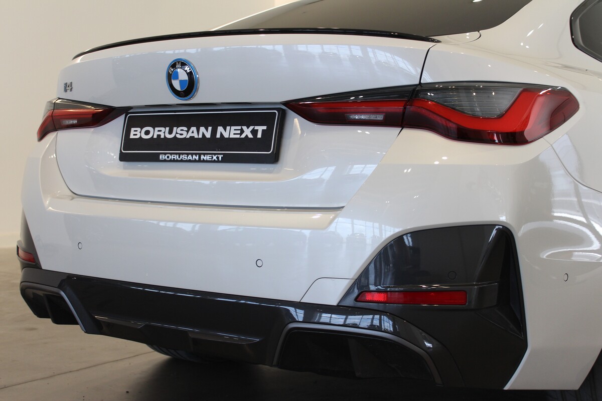 BMW i Serisi 2023