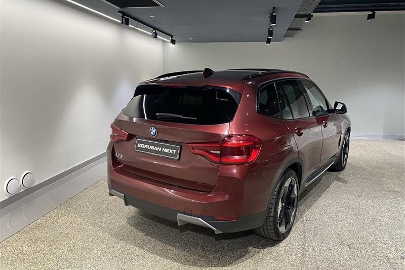 BMW iX3 2021