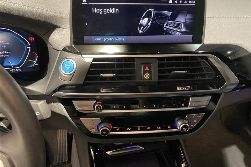 BMW iX3 2021