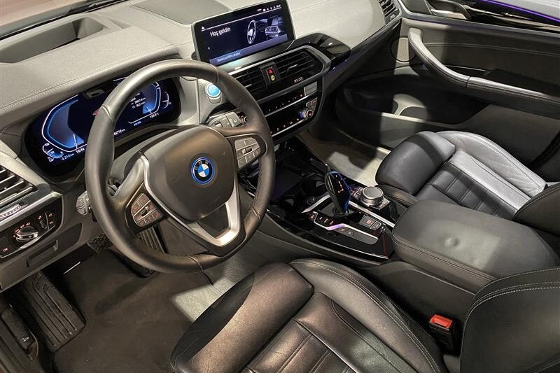 BMW iX3 2021