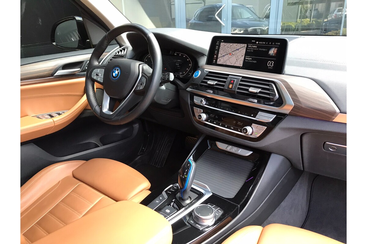 BMW iX3 2021