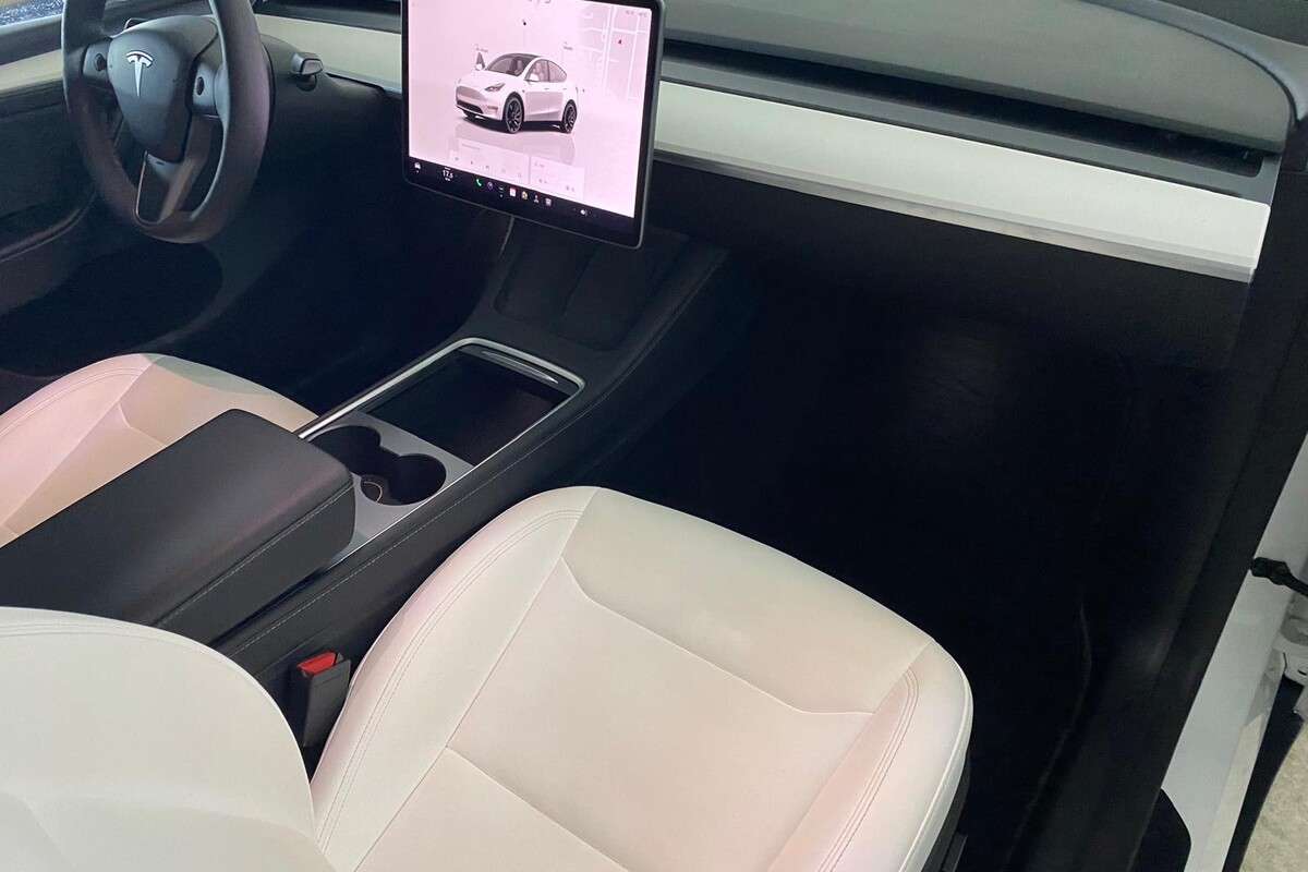 Tesla Model Y 2023