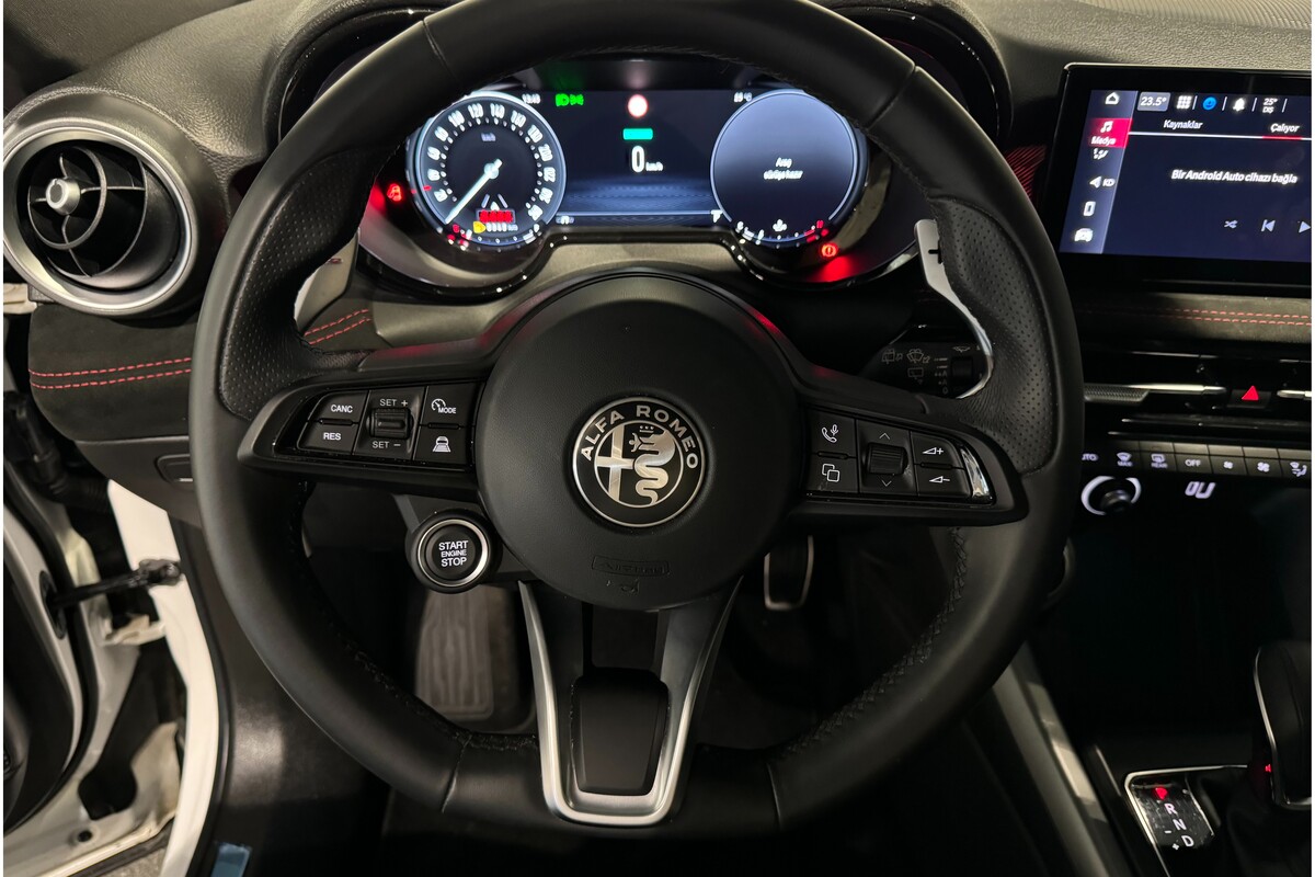 Alfa Romeo Tonale 2023