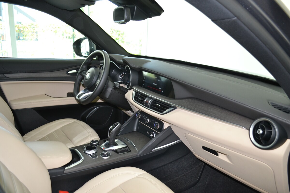 Alfa Romeo Stelvio 2022