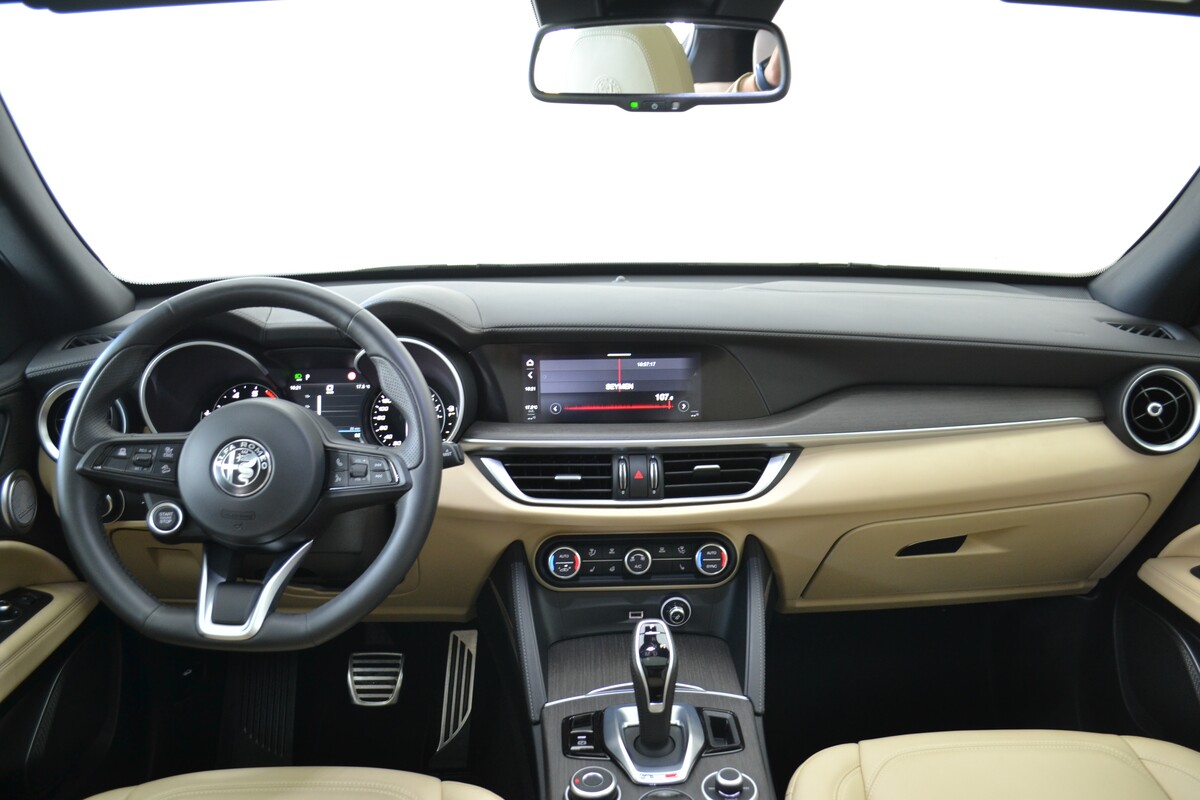 Alfa Romeo Stelvio 2022