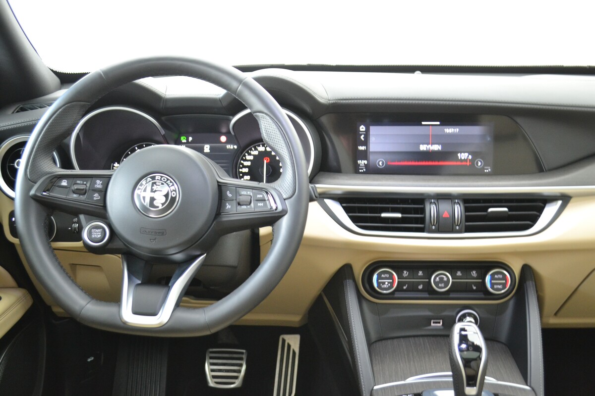 Alfa Romeo Stelvio 2022